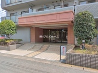 エントランス: