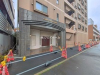 エントランス: