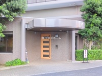 エントランス: