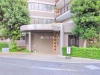 エントランス: