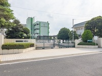 周辺環境:松伏町立松伏中学校