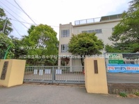 周辺環境:川口市立鳩ヶ谷小学校
