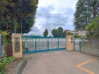 周辺環境:川口市立鳩ヶ谷小学校