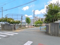 周辺環境:越谷市立宮本小学校