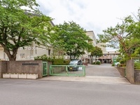 周辺環境:越谷市立弥栄小学校