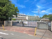 周辺環境:川口市立新郷小学校