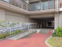 エントランス: