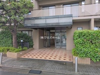 エントランス: