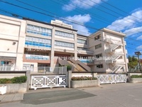 周辺環境:越谷市立鷺後小学校