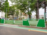周辺環境:川口市立柳崎小学校