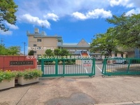 周辺環境:松伏町立松伏小学校
