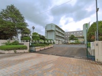 周辺環境:松伏町立松伏中学校